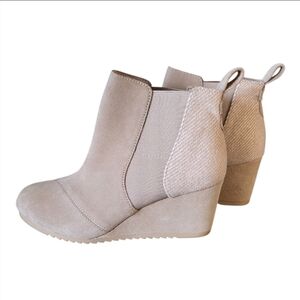 TOMS Bailey Toffee Wedge Pull-On Suede Ankle Boots Size 8